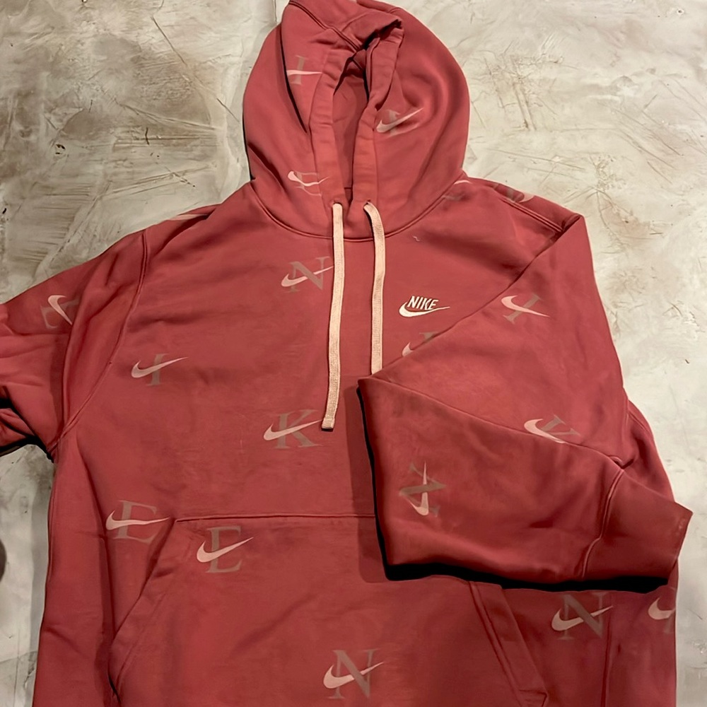 nike large women’s hoodie